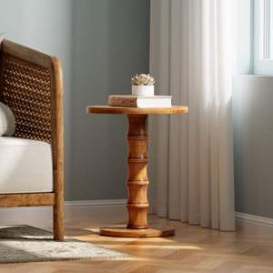 Table d'appoint en bois classique et moderne, offrant un design épuré, un bois durable et une utilité fonctionnelle. - Product Image 4