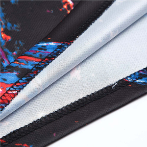 ชุดฟุตบอลดีไซน์เฉพาะตัว สีและโลโก้สั่งทำได้ แห้งเร็ว สวมใส่สบาย ระบายอากาศได้ดี - Product Image 5