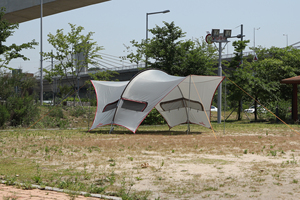 เต็นท์ผ้าใบกันน้ำ CAMP TOWN รุ่น Extended Tarp Tent 150D Oxford ชั้นเดียว กันน้ำได้ทุกฤดู สำหรับกิจกรรมกลางแจ้ง สีเทา แบบอุโมงค์ - Product Image 6