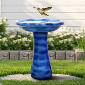 Bain d'oiseaux extérieur bleu de 23,6 po de hauteur sur piédestal en béton pour la décoration de patio et de jardin, idéal pour l'observation des oiseaux dans la cour. - Product Image 3