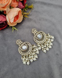 Pendientes colgantes de diseñador con borlas de perlas Chandbali y piedras preciosas redondas, chapados en oro antiguo, para mujer, fabricante de pendientes de moda. - Product Image 2