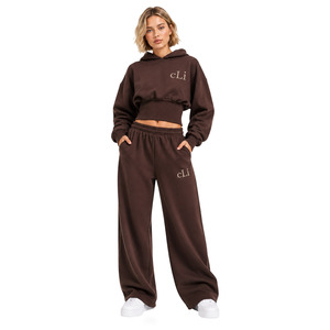 Conjunto Deportivo de Sudadera Corta con Capucha y Pantalones Anchos de Forro Polar para Mujer, Color Marrón Chocolate, Bordado Personalizado, Directo de Fábrica, para Otoño e Invierno - Product Image 1