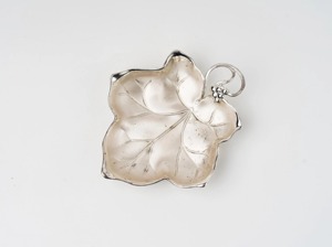 Leaf Shape <b>Silver</b> Finished Decorative Bowl Ideal For <b>Table</b> Display And Room <b>Side</b> <b>Table</b> And Snack Serving To Guests From India - Product Image 3