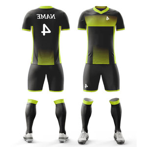 Tenues de football en gros pour fabricants, ensembles d'entraînement vintage à séchage rapide, uniformes de football vierges de couleur unie, kits d'équipement pour clubs et équipes - Product Image 4