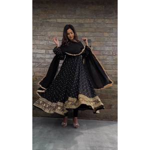 Robe de soirée XL avec fil et séquence comprenant Pent et Dupatta - Product Image 4