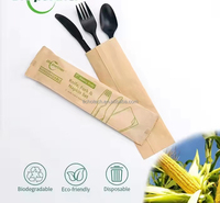 Umwelt freundliches schweres, schwarz-weiß verpacktes Einweg-Plastik messer und-gabeln Besteckset mit Serviette.