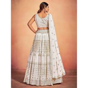Magnifique Lehenga Choli de mariage en georgette blanche à sequins avec dupatta - Product Image 4