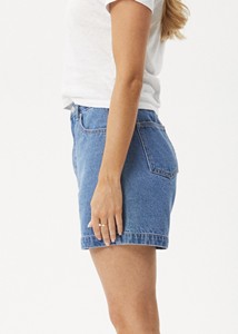 Shorts de mezclilla sueltos para mujer, de algodón lavado suave, estilo urbano de verano, con diseño de cintura con presillas y dobladillo. - Product Image 3