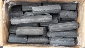 Carbón Vegetal Negro de Madera Dura Premium para Parrilla, Alta Temperatura, Larga Duración, Bajo en Cenizas, Suministro a Granel, 7000-8000 Kcal/kg - Product Image 6