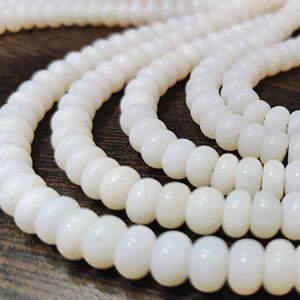 Perles de quartz opale blanc naturel, rondes, lisses, 8 mm, vendues par brin de 8 pouces - Product Image 1