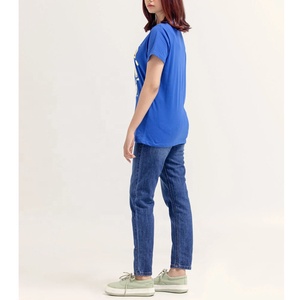 Venta al por mayor Casual verano azul Color serigrafía diseño personalizado camiseta mujeres transpirable liso camiseta personalizada camisas de las mujeres - Product Image 5