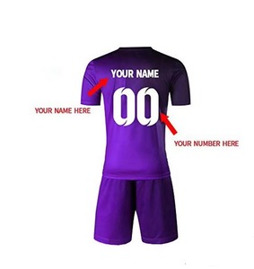 ชุดเสื้อฟุตบอลสีแดงดำทองแบบกำหนดเอง ชุดยูนิฟอร์มทีมแบบซับลิเมชั่น เสื้อ กางเกงขาสั้น พิมพ์ชื่อและหมายเลข แบบยูนิเซ็กซ์ คอวี แขนสั้น - Product Image 4
