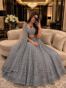 Ensemble de luxe XL gris lourd avec sequins brodés, comprenant un Lehenga Choli et un Dupatta, coupe droite, longueur ras du sol, idéal pour mariages, Diwali et soirées. - Product Image 2