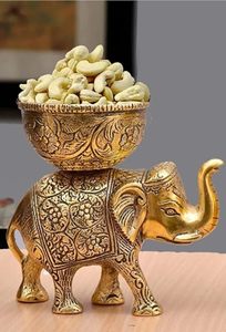 Figurine d'éléphant dorée avec bol sculpté pour collations et fruits, ornement décoratif oriental en métal fait à la main - Product Image 5