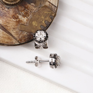Pendientes de Oro Blanco Sólido de 18K con Diamantes Naturales Negros en Forma de Halo, Engastados en Racimo, Joyería Fina, Memoria Jewels - Product Image 1