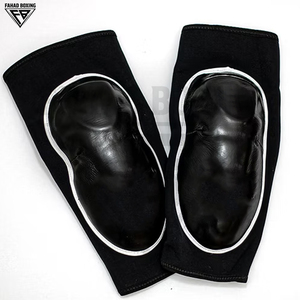 Genouillères rembourrées robustes, couleur contrastée noir et blanc, pour le sport et l'entraînement, MMA, Muay Thai, protection et confort. - Product Image 1