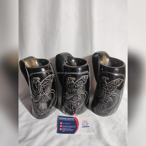 Mug naturel sculpté à la main avec un loup viking Fenrir, 100% authentique, artisanal, style nordique, idéal pour déguster de la bière, du vin ou de la bière artisanale. - Product Image 3