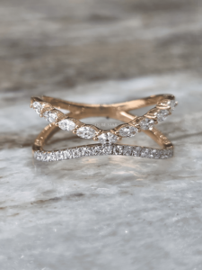 Anillo de Boda de Lujo para Mujer, Oro Rosa de 14k, Oro Sólido, Diamante Cultivado en Laboratorio, Corte Brillante Redondo de 0.40ct, Banda Cruzada con Engaste Pavé - Product Image 1