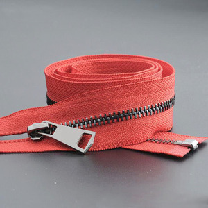 Accessoires de maroquinerie : Fermetures éclair métalliques en laiton n°3 et n°5 avec tirette pour sacs de marque - Product Image 1