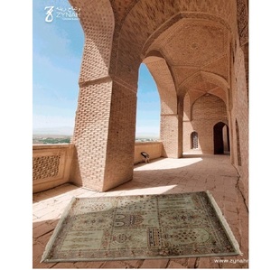 Alfombra de Oración Musulmana de Seda Suave Light of Solace, Proveedor Indio, Alfombra de Oración Islámica Tradicional Janamaz, Disponible al Mejor Precio del Mercado - Product Image 5
