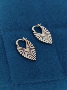 Pendientes de Aro con Forma de Corazón y Rayos de Sol, Chapados en Oro de 18K, Estilo Vintage, para Compromiso, Modernos, Unisex, Regalo, Joyería - Product Image 5