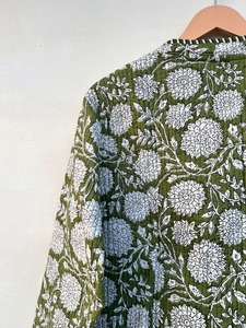 Chaqueta Bomber Acolchada con Parches Florales, Chaqueta de Invierno de Algodón para Mujer, Cuello Alto, Manga Larga, Diseño Bordado a Mano, Estilo Bohemio - Product Image 5