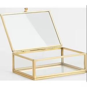 Boîte à bijoux de luxe de couleur rouge avec bordure dorée, panneaux transparents, design exquis, conteneur de rangement moderne, boîte à bijoux en laiton - Product Image 3