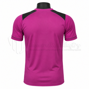 Maillot de football rose personnalisé à col en V et manches courtes, avec empiècements noirs aux épaules, respirant, séchage rapide, tenue d'équipe, vente en gros OEM - Product Image 2