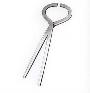 Instrumentos Veterinarios de Acero Inoxidable de Última Tendencia: Probador de Pezuñas de Caballo Hecho a Mano y Jeringas Equinas para Diagnóstico - Product Image 6