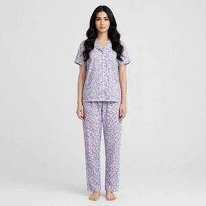 Conjunto de Pijama Elegante para Mujer con Textil Suave, Transpirable y Cómodo, Diseño Moderno, Silueta Relajada, Producción OEM de Marca Privada - Product Image 4