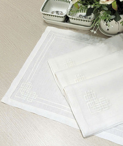 Ensemble de sets de table et serviettes de luxe personnalisés, lavables, brodés, à motif géométrique, fins, 100% lin ivoire, pour mariage bohème - Product Image 4
