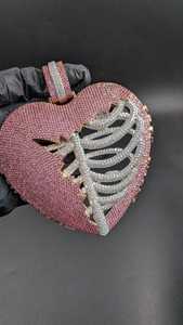 Colgante de Moissanita Rosa y Blanca con Pavé Estilo Hip Hop, Corazón Roto y Esqueleto para Mujer, Plata de Ley 925, Regalo de Propuesta para Enamorados - Product Image 2