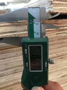 Contreplaqué commercial en eucalyptus de 18 mm, âme en bois dur, film mélaminé, placage, design moderne, utilisation pour meubles, fabrication au Vietnam - Product Image 6