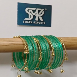Ensemble de bracelets en verre kashmiri vert émeraude de qualité supérieure, breloques en or Ghungroo, bijoux ethniques indiens traditionnels faits à la main pour mariée, 16 pièces - Product Image 5