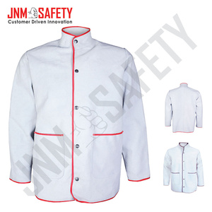 เสื้อแจ็คเก็ตใยพาราอะรามิดเคลือบอลูมิเนียมคุณภาพสูง คอจีน ปิดด้วยกระดุมโลหะแบบซ่อนด้านหน้า พร้อมแผ่นปิดเพื่อความปลอดภัย - Product Image 4