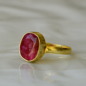 Anillo de Piedra Preciosa Chapado en Oro con Rubí, Anillo de Piedra Roja Hecho a Mano, Joyería Elegante, Anillo de Piedra de Nacimiento de Julio - Product Image 5