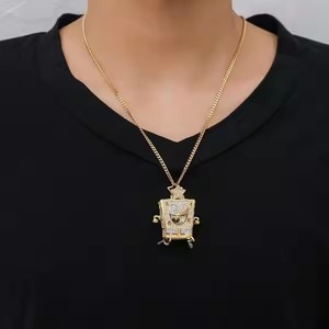 Pendentif plaqué or jaune tendance avec diamant blanc, charme inspiré, bijoux unisexe pour un style moderne - Product Image 1