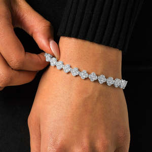 Bracelet Tennis en Argent Sterling 925 avec Trèfle en Moissanite Couleur D VVS, Bracelet de Luxe à Maillons Floraux pour Femme - Product Image 2