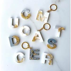 Personalized Handmade Resin <b>Alphabet</b> Keychain with Custom Initial Letter, Dried Flowers, Glitter & Elegant Decorative Details - Product Image 6