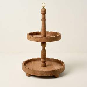 Support à gâteau rond classique en bois pour servir gâteaux, cupcakes et pâtisseries lors de fêtes et événements à la maison, avec un design durable - Product Image 3