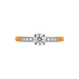 Anillo Solitario Premium para Mujer con Acabado en Oro Amarillo, Diamante CZ de Corte Redondo y Elegante Diseño de Pavé en el Hombro - Product Image 4