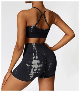 Conjunto de yoga sin costuras para mujer: top deportivo sexy con espalda descubierta y shorts de ciclista de cintura media, de secado rápido, 2 piezas, para fitness y entrenamiento. - Product Image 5