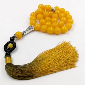 Perles de prière en résine faites à la main avec pompon, décoration religieuse bouddhiste et islamique, perles rondes jaunes avec accent argenté - Product Image 1
