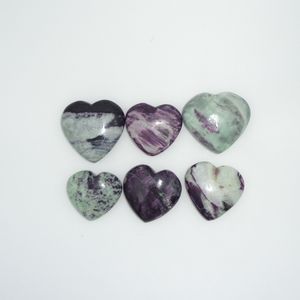 Pierre de guérison en Kammererite naturelle gravée en forme de cœur, pierre précieuse violette rare pour la méditation Reiki, la décoration énergétique, vente en gros - Product Image 4
