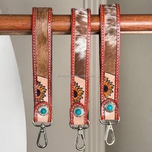 Bracelet porte-clés en cuir repoussé à la main de haute qualité avec conception de tournesol en peau de vache et lanières de poignet élégantes en pierre turquoise - Product Image 5