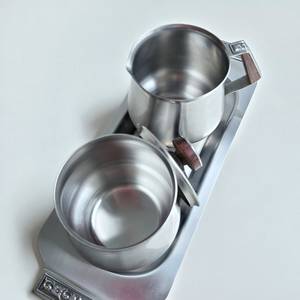 Jarra Multiusos de Acero para Crema, Café, Té y Postres - Product Image 1