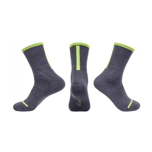 Chaussettes de sport blanches de qualité supérieure en coton tricoté antidérapantes pour adultes, avec logo uni sur le revers, idéales pour l'été - Product Image 3
