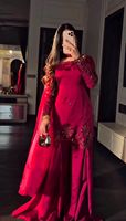 Ensemble prêt-à-porter en soie Fandy avec broderies et sequins, comprenant un haut, un pantalon palazzo et une dupatta, entièrement cousu.