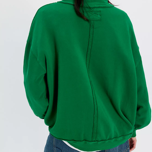 Sudadera de Algodón Verde Oversize de Moda con Hombros Caídos, Cuello Redondo, Color Sólido y Diseño Asimétrico para Mujer - Colección Otoño - Product Image 2