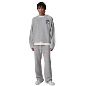 Pull décontracté en maille bouclée gris chiné à manches raglan pour homme – Doux, confortable, coupe ajustée, tendance, chaud et élégant pour l'hiver - Product Image 6